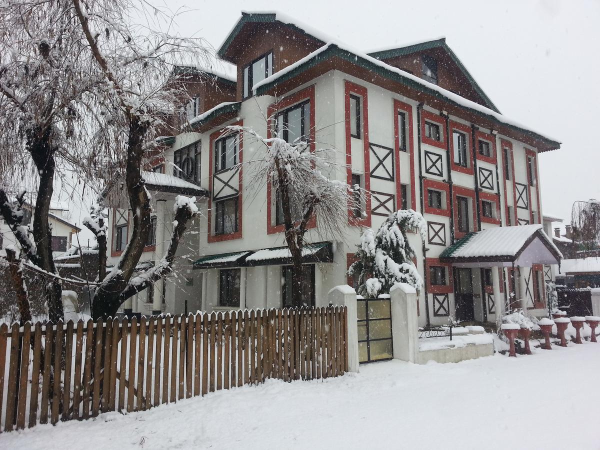 Royal Star Inn Srīnagar Exteriör bild
