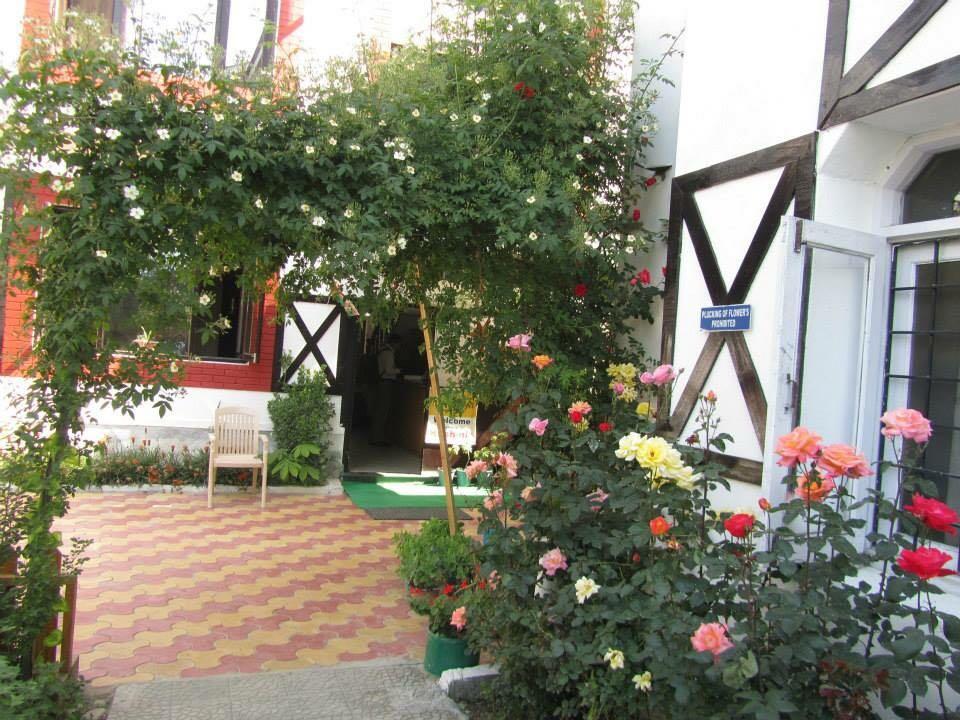 Royal Star Inn Srīnagar Exteriör bild